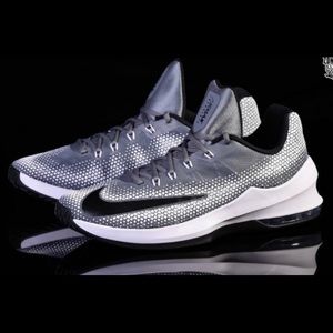 Nike Air Max infuriate sneakers